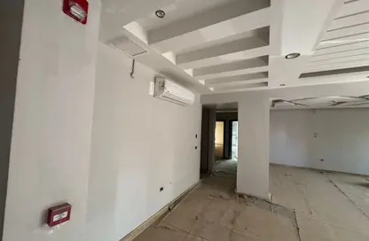 Office Space - Studio - 3 Bathrooms for rent in 90 Street - The 5th Settlement - New Cairo City - Cairo