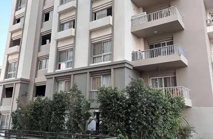 Apartment - 3 Bedrooms - 3 Bathrooms for sale in Hyde Park - New Cairo City - Cairo