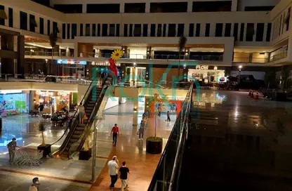 محل - استوديو - 2 حمامات للبيع في ويست جايت - كمبوندات 6 أكتوبر - مدينة 6 أكتوبر - الجيزة