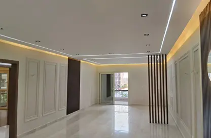 Apartment - 3 Bedrooms - 3 Bathrooms for rent in Gamal Abdel Nasser Axis - The 3rd Settlement - New Cairo City - Cairo