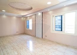 Apartment - 2 bedrooms - 1 bathroom for للبيع in Gamal Abdel Nasser Road - El Asafra Bahary - Asafra - Hay Than El Montazah - Alexandria