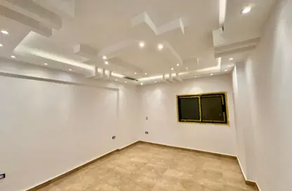 Apartment - 3 Bedrooms - 1 Bathroom for sale in Al Nasr Road - El Estad - Nasr City - Cairo