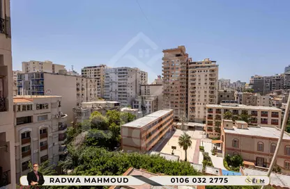 شقة - 4 غرف نوم - 2 حمامات للبيع في شارع الفريد ليان - رشدي - حي شرق - الاسكندرية