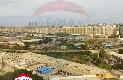 Apartment - 2 Bedrooms - 1 Bathroom for rent in Green Plaza 1 - New Zayed City - Sheikh Zayed City - Giza