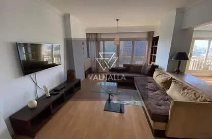 شقة - 2 غرف نوم - 2 حمامات للايجار في شارع احمد حشمت - الزمالك - القاهرة