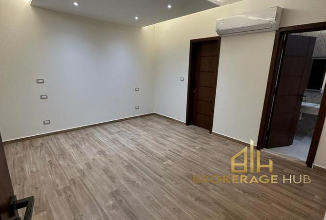 8015534 - Property Image 3