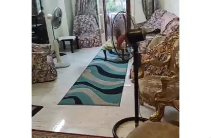 Apartment - 3 Bedrooms - 1 Bathroom for sale in Al Tayaran St. - Al Sharekat - Nasr City - Cairo