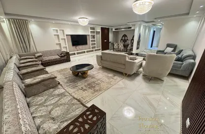 شقة - 3 غرف نوم - 3 حمامات للايجار في شارع لبنان - المهندسين - الجيزة