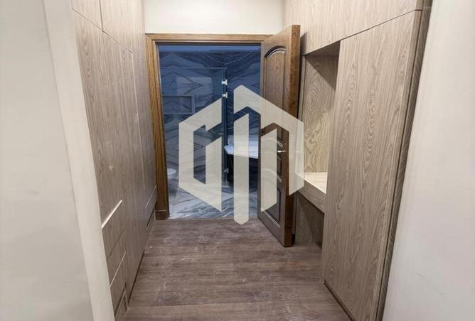 8042244 - Property Image 2