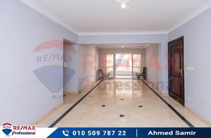 Apartment - 3 Bedrooms - 2 Bathrooms for sale in Al Geish Road - Laurent - Hay Sharq - Alexandria