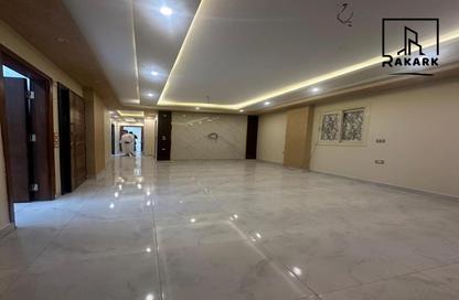 Apartment - 3 Bedrooms - 1 Bathroom for rent in Taha Hussein St. - El Nozha El Gadida - El Nozha - Cairo