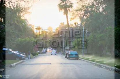 Apartment - 2 Bedrooms - 2 Bathrooms for sale in Zahraa Al Maadi St. - Degla - Hay El Maadi - Cairo