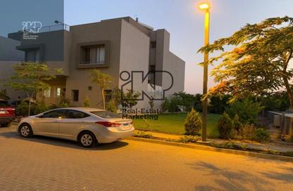 فيلا - 6 غرف نوم - 4 حمامات للايجار في كمبوند فيلدج جاردن القطامية - كمبوندات التجمع الخامس - التجمع الخامس - مدينة القاهرة الجديدة - القاهرة