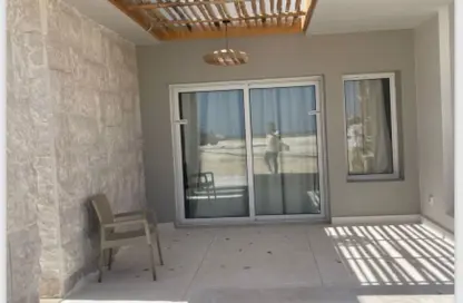 شاليه - 2 غرف نوم - 2 حمامات للبيع في سيشور - راس الحكمة - الساحل الشمالي