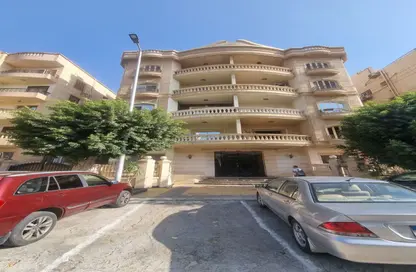 Apartment - 3 Bedrooms - 3 Bathrooms for sale in El Narges Buildings - Al Narges - New Cairo City - Cairo