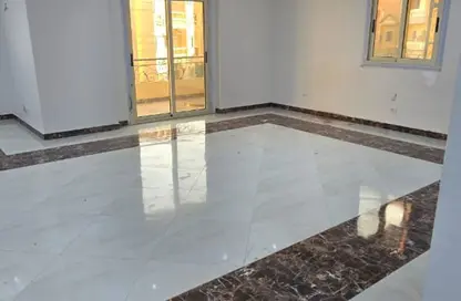 Apartment - 3 Bedrooms - 3 Bathrooms for sale in Talaat Harb Axis - Al Narges - New Cairo City - Cairo