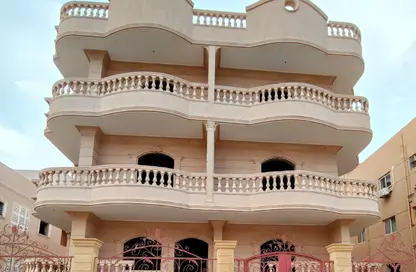 Apartment - 4 Bedrooms - 3 Bathrooms for sale in 4th Neighborhood - 4th District West - Shorouk City - Cairo