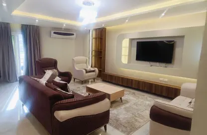 شقة - 3 غرف نوم - 3 حمامات للايجار في شارع محمود عوض - المنطقة السادسة - مدينة نصر - القاهرة