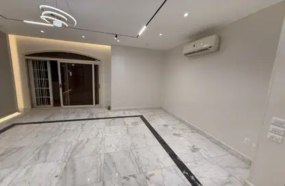 Apartment - 3 Bedrooms - 2 Bathrooms for rent in Leila - North Investors Area - New Cairo City - Cairo