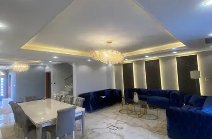 Villa - 4 Bedrooms - 4 Bathrooms for rent in West Gate - 6 October Compounds - 6 October City - Giza