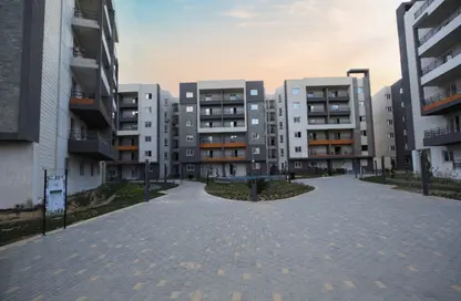 Apartment - 3 Bedrooms - 3 Bathrooms for sale in Rock Eden - Hadayek October - 6 October City - Giza