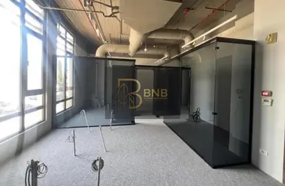 مساحات مكتبية - استوديو - 2 حمامات للايجار في ديستريكت 5 - كمبوندات التجمع الخامس - التجمع الخامس - مدينة القاهرة الجديدة - القاهرة