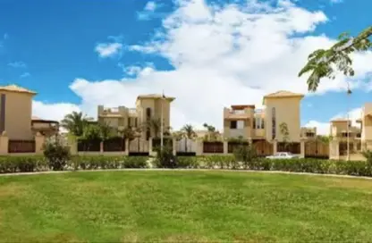 Villa - 6 Bedrooms - 5 Bathrooms for sale in Royal City - Sheikh Zayed Compounds - Sheikh Zayed City - Giza