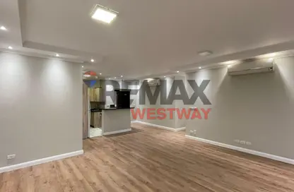 شقة - 3 غرف نوم - 3 حمامات للبيع في ذا كورت ياردز - كمبوندات الشيخ زايد - الشيخ زايد - الجيزة