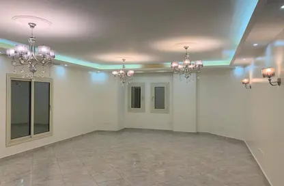 Apartment - 3 Bedrooms - 2 Bathrooms for rent in Musab Bin Omair St. - Area E - Ganoob El Acadimia - New Cairo City - Cairo