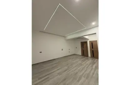 شقة - 3 غرف نوم - 3 حمامات للايجار في جاليريا  مون فالى - المستثمرين الجنوبية - مدينة القاهرة الجديدة - القاهرة