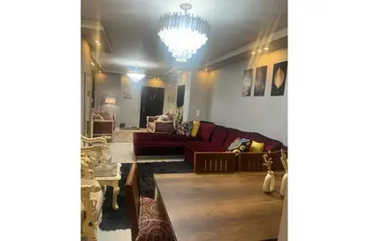 Apartment - 2 Bedrooms - 2 Bathrooms for sale in Zahraa Al Maadi St. - Degla - Hay El Maadi - Cairo