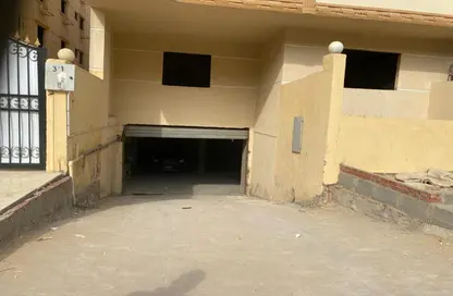 شقة - 3 غرف نوم - 2 حمامات للبيع في المجاورة الثالثة - المنطقة الثامنة - مدينة الشروق - القاهرة