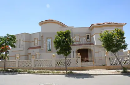 فيلا - 4 غرف نوم - 4 حمامات للبيع في حياة ريزيدنس - شارع التسعين الشمالي - التجمع الخامس - مدينة القاهرة الجديدة - القاهرة