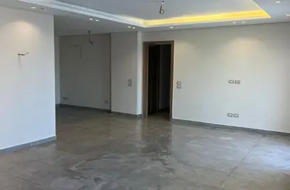 Apartment - 3 Bedrooms - 3 Bathrooms for sale in Hyde Park - 5th Settlement Compounds - The 5th Settlement - New Cairo City - Cairo