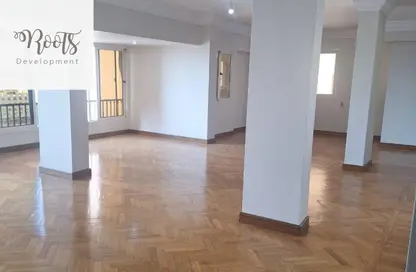 Apartment - 3 Bedrooms - 2 Bathrooms for sale in Salah Salem St. - El Estad - Nasr City - Cairo