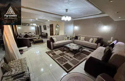 شقة - 3 غرف نوم - 3 حمامات للايجار في شارع شهاب - المهندسين - الجيزة