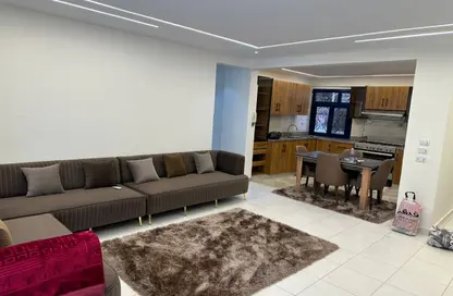 شقة - 3 غرف نوم - 2 حمامات للايجار في شارع حافظ رمضان - المنطقة السادسة - مدينة نصر - القاهرة