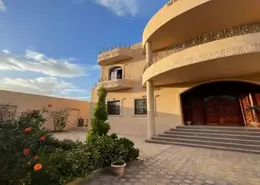 تاون هاوس - 5 غرف نوم - 2 حمامات للبيع في جولف سيتي - مدينة العبور - القليوبية