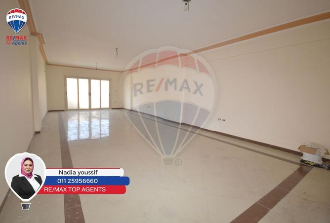 8239481 - Property Image 2