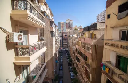 شقة - 3 غرف نوم - 2 حمامات للبيع في جناكليس - حي شرق - الاسكندرية
