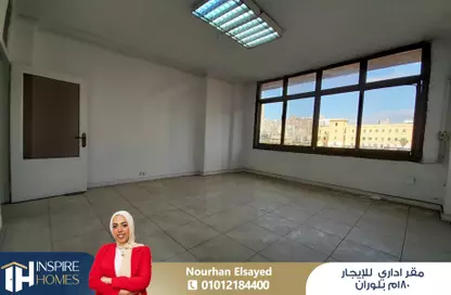 مساحات مكتبية - استوديو - 2 حمامات للايجار في شارع محمد الاقبال - لوران - حي شرق - الاسكندرية