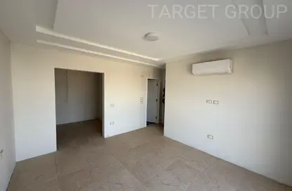 Apartment - 3 Bedrooms - 4 Bathrooms for sale in Hyde Park - 5th Settlement Compounds - The 5th Settlement - New Cairo City - Cairo