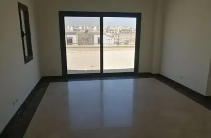 Villa - 3 Bedrooms - 4 Bathrooms for sale in Uptown Cairo - Mokattam - Cairo