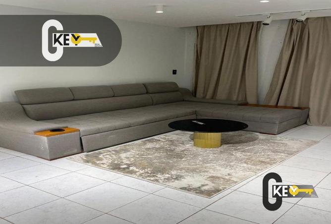 8221051 - Property Image 3