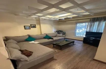 شقة - 3 غرف نوم - 2 حمامات للايجار في شارع حسن صبري - الزمالك - القاهرة