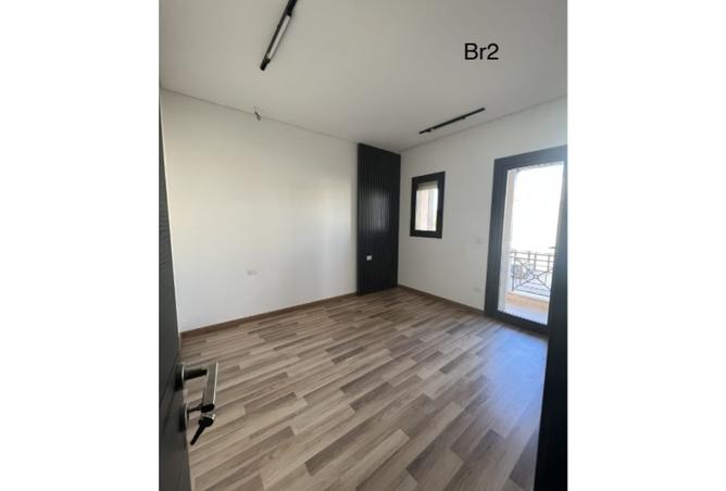 8033253 - Property Image 2