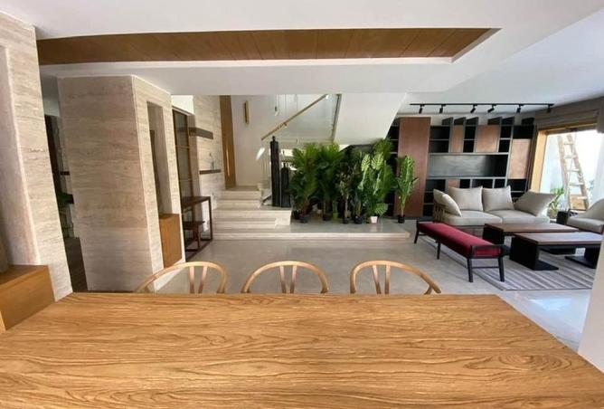 8240209 - Property Image 2