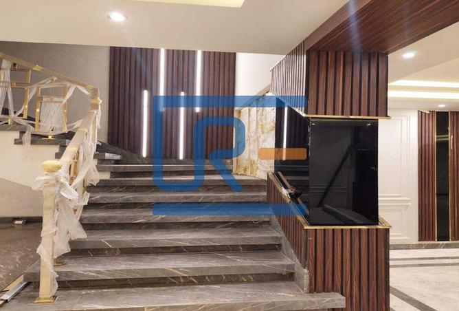 8048122 - Property Image 2