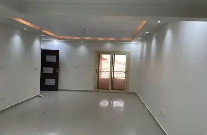 Office Space - Studio - 3 Bathrooms for rent in Zahraa El Maadi - Hay El Maadi - Cairo