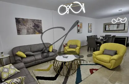 شقة - 2 غرف نوم - 2 حمامات للايجار في ساحة الفيلا - فيفث سكوير - التجمع الخامس - مدينة القاهرة الجديدة - القاهرة